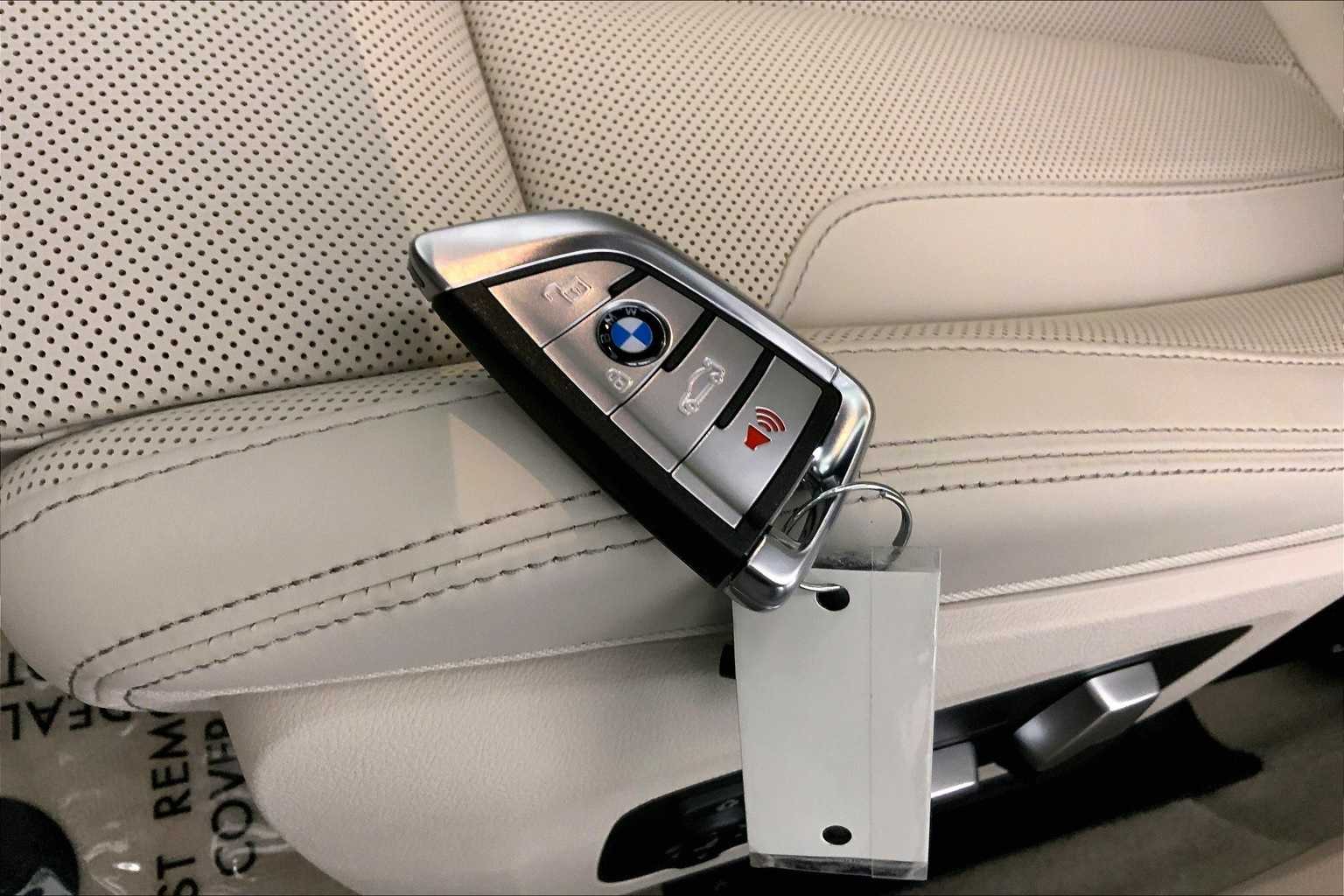 Thumbnail: 2026 BMW 8 Series - 20