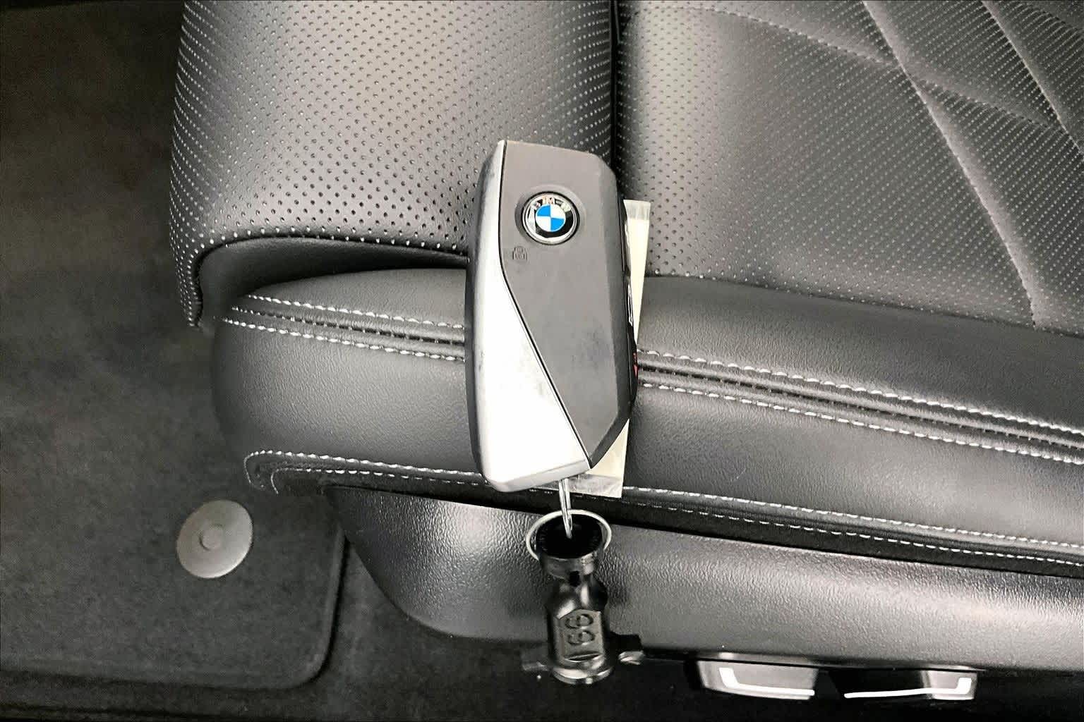 Thumbnail: 2026 BMW 5 Series - 19