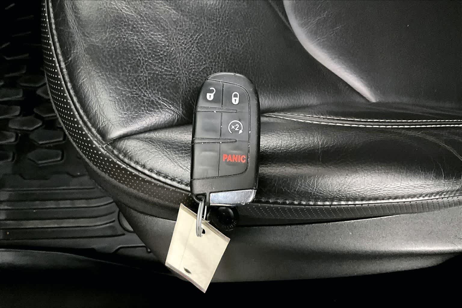 Thumbnail: 2020 Jeep Renegade - 19