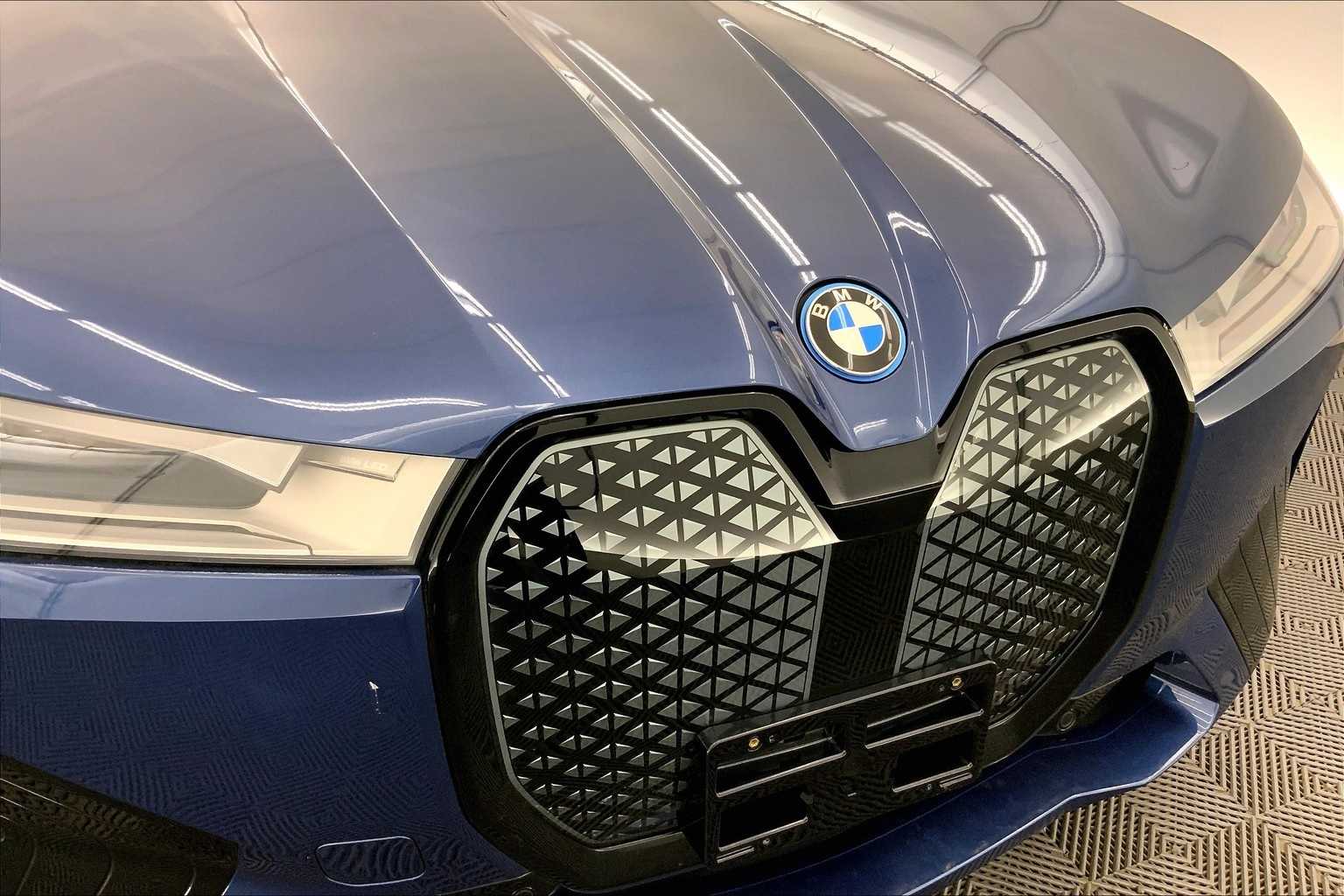Thumbnail: 2023 BMW iX - 33