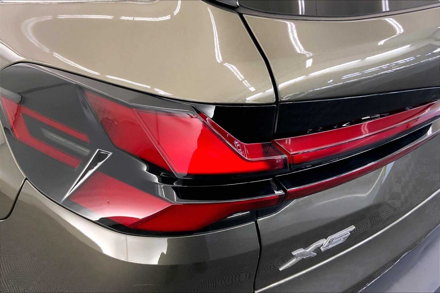 Thumbnail: 2024 BMW X5 - 32