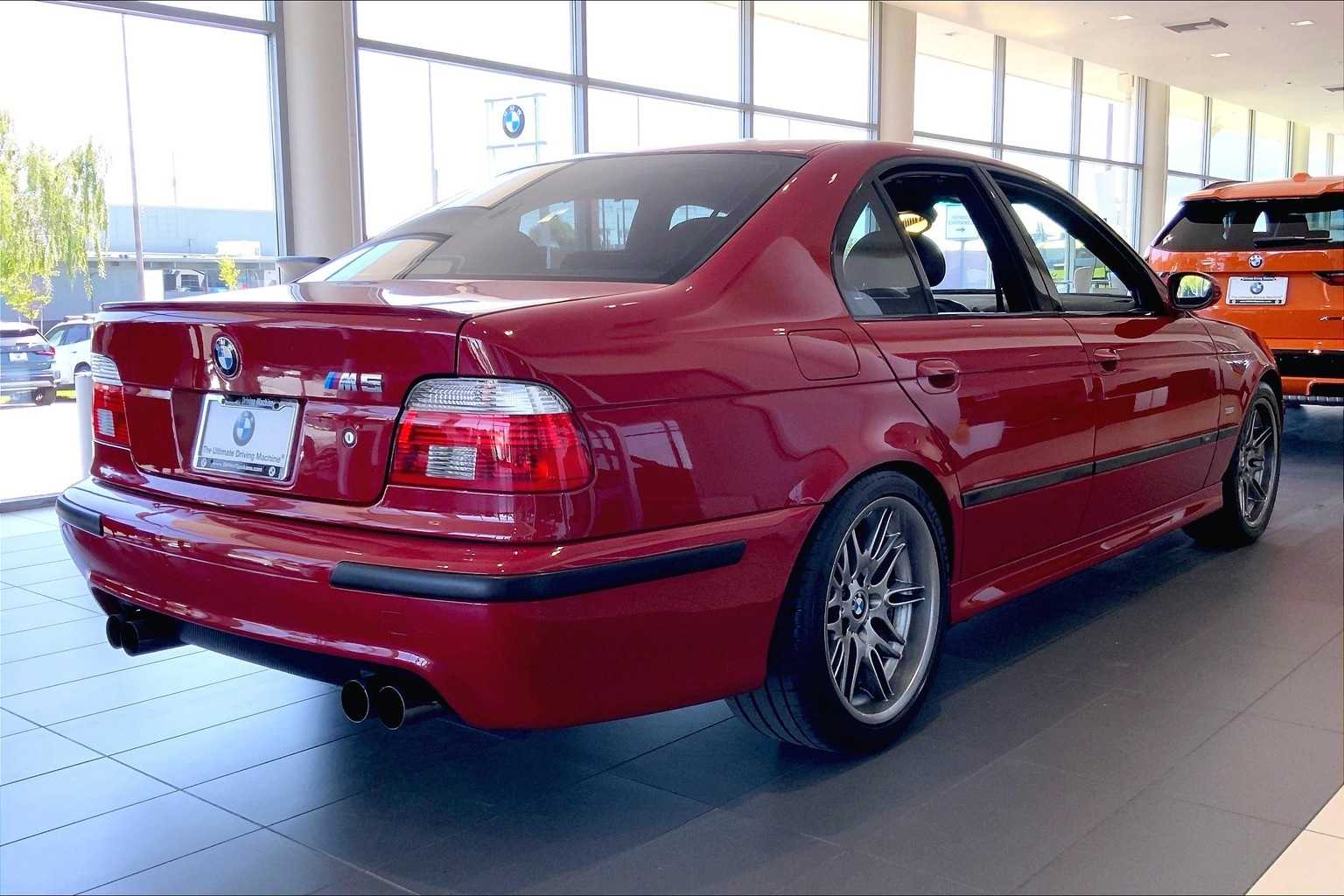 Thumbnail: 2001 BMW M5 - 22