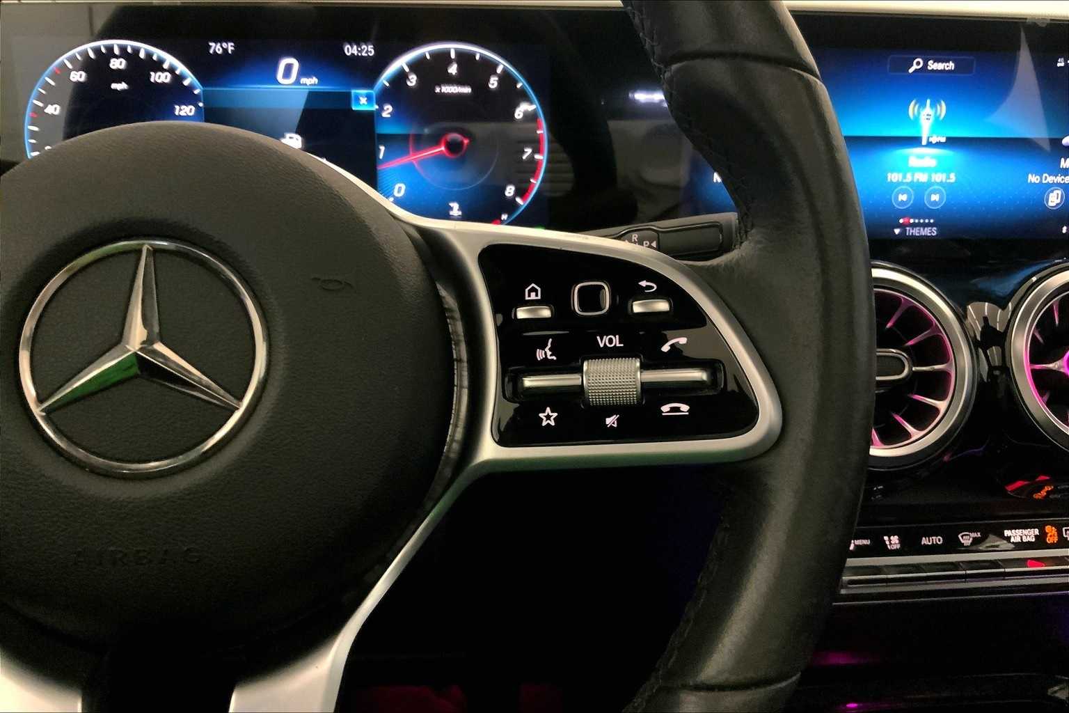 Thumbnail: 2022 Mercedes-Benz GLB - 25