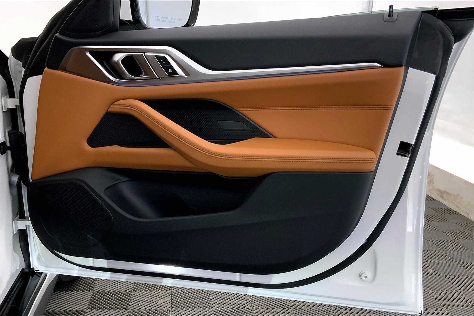 Thumbnail: 2022 BMW i4 - 29