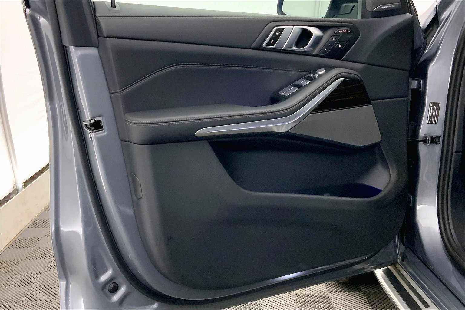 Thumbnail: 2024 BMW X7 - 27