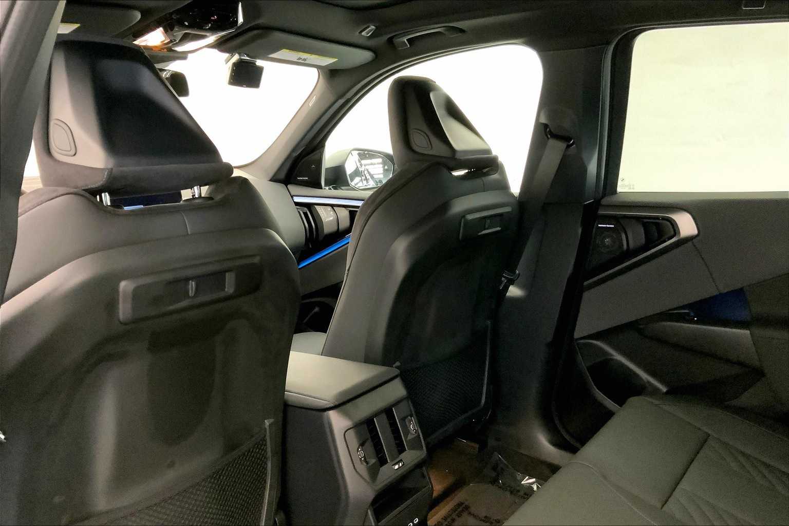 Thumbnail: 2025 BMW X3 - 12