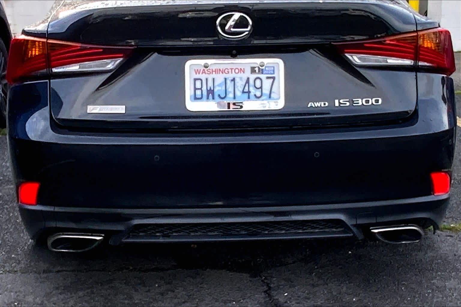 Thumbnail: 2020 Lexus IS - 8