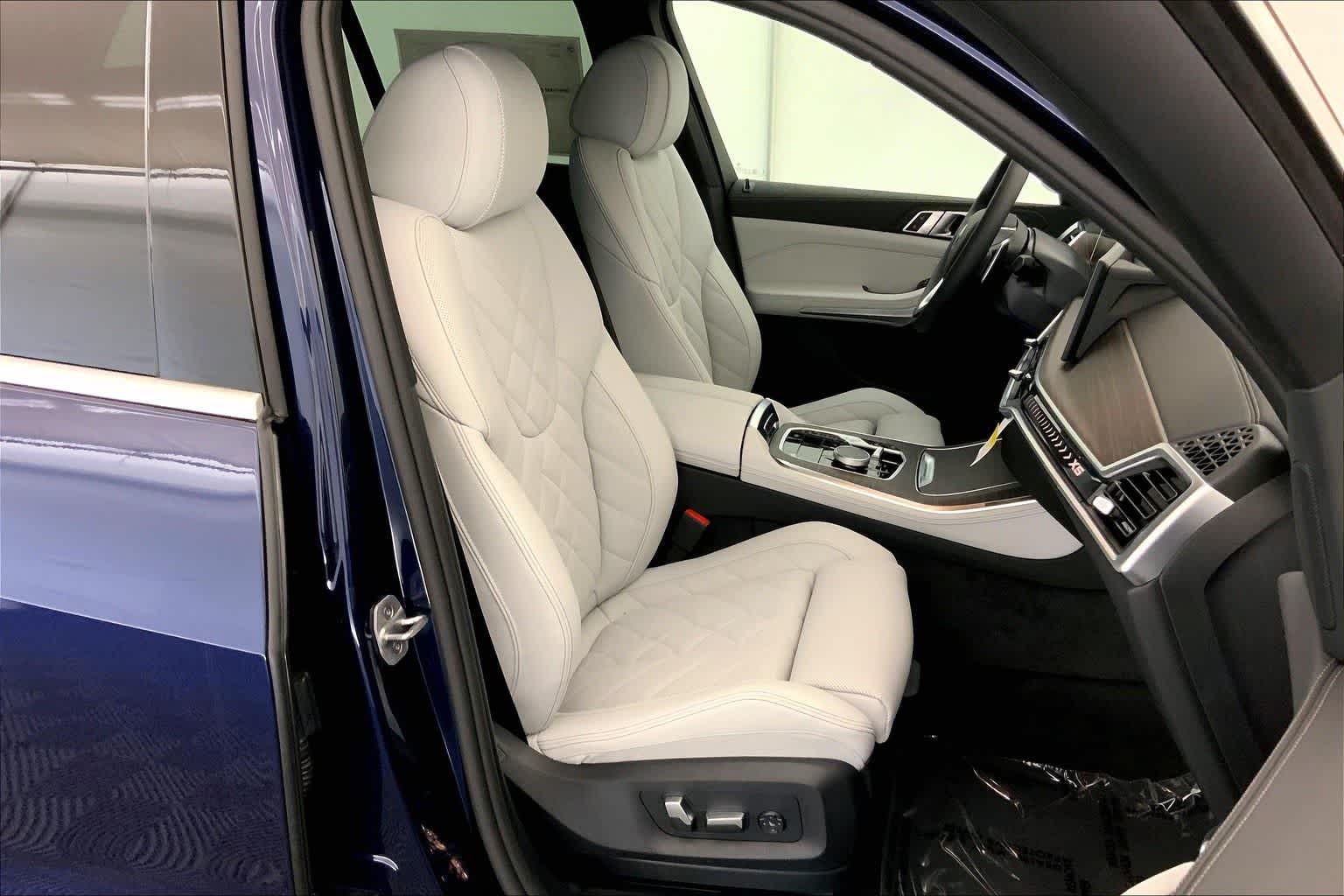 Thumbnail: 2026 BMW X5 - 14