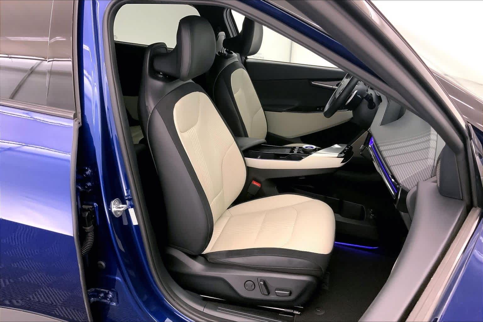 Thumbnail: 2023 Kia EV6 - 13