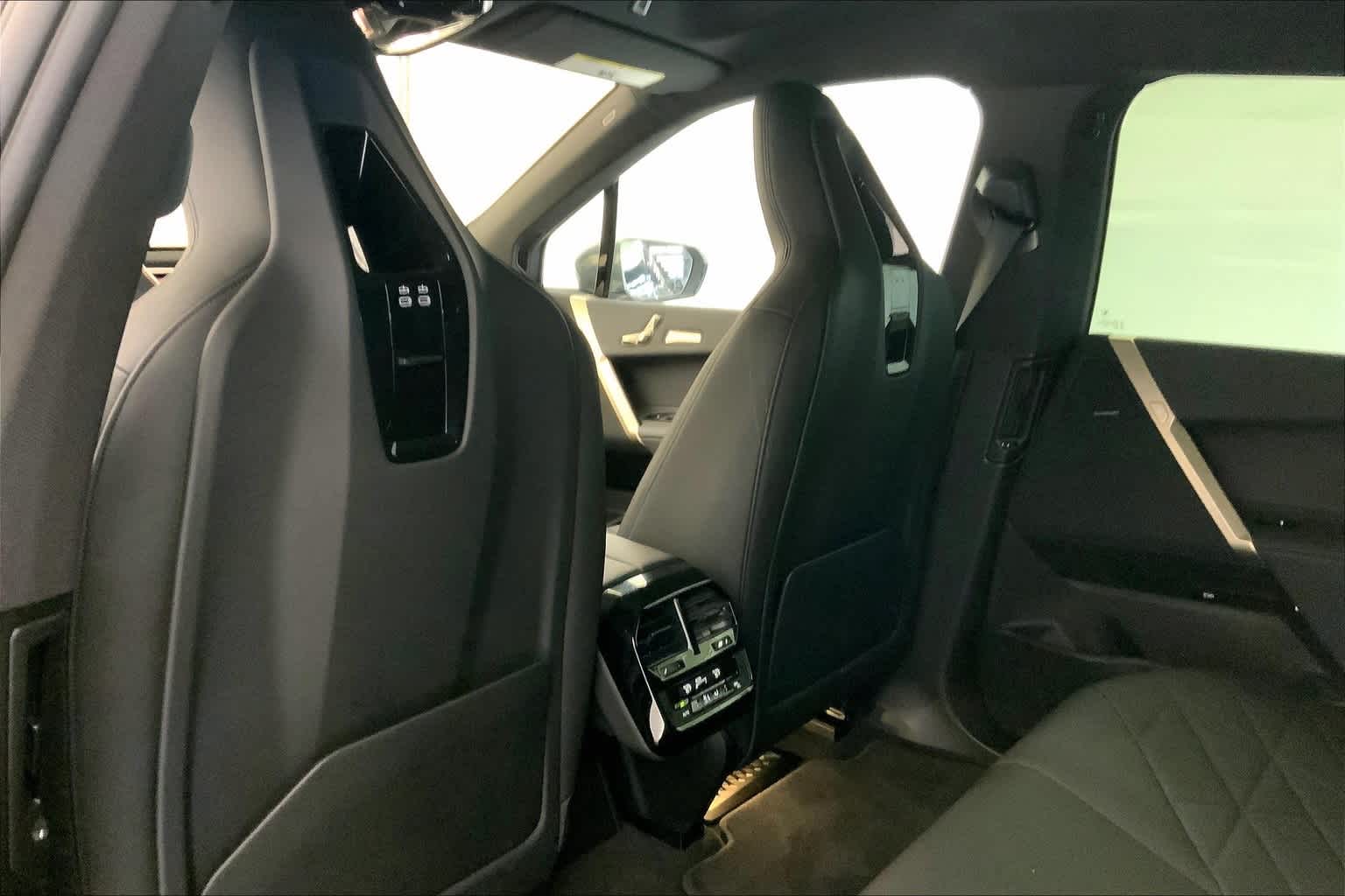 2023 BMW iX xDrive50 12