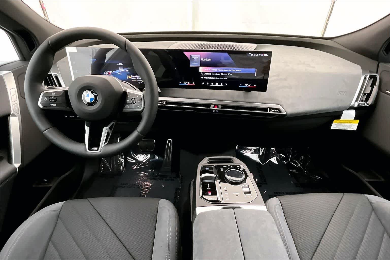 Thumbnail: 2026 BMW iX - 10