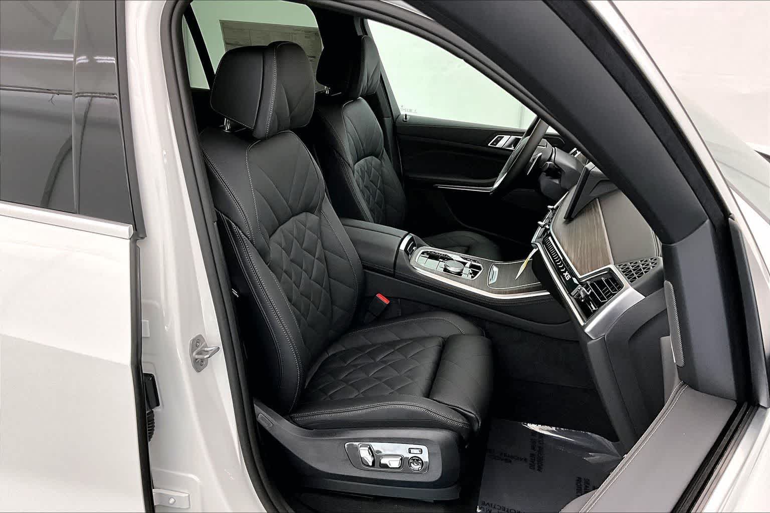 Thumbnail: 2026 BMW X5 - 14