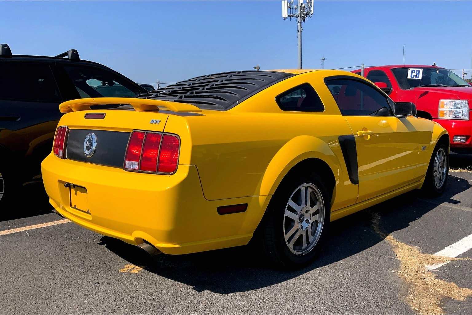 Thumbnail: 2005 Ford Mustang - 18