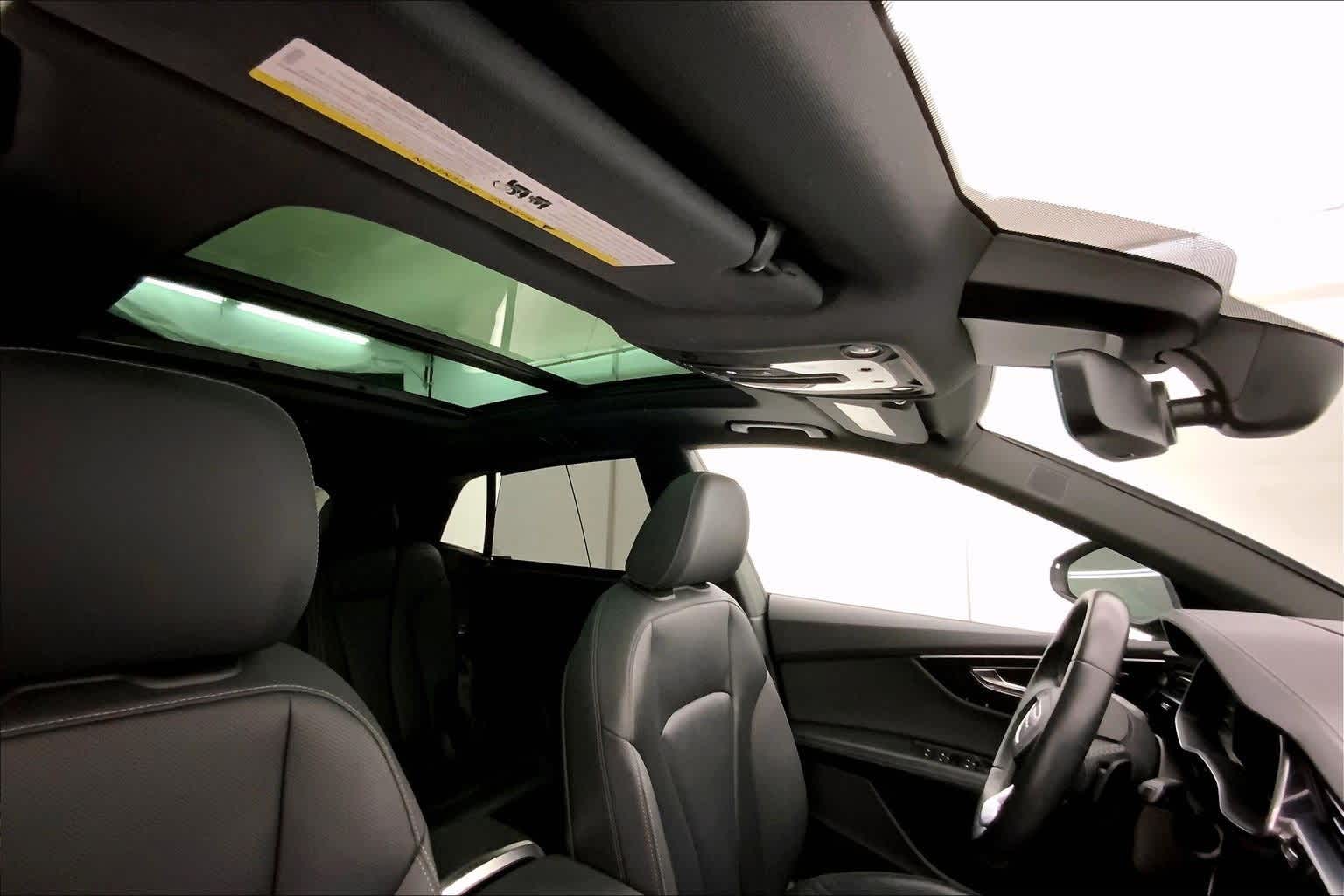 Thumbnail: 2022 Audi Q8 - 30