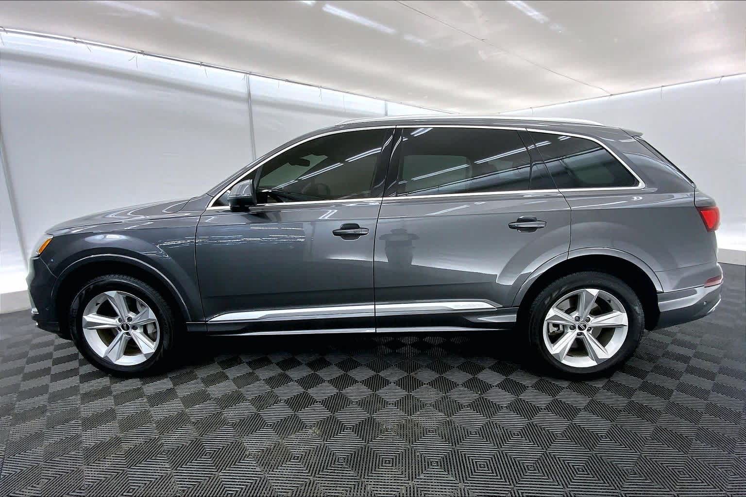 Thumbnail: 2021 Audi Q7 - 3