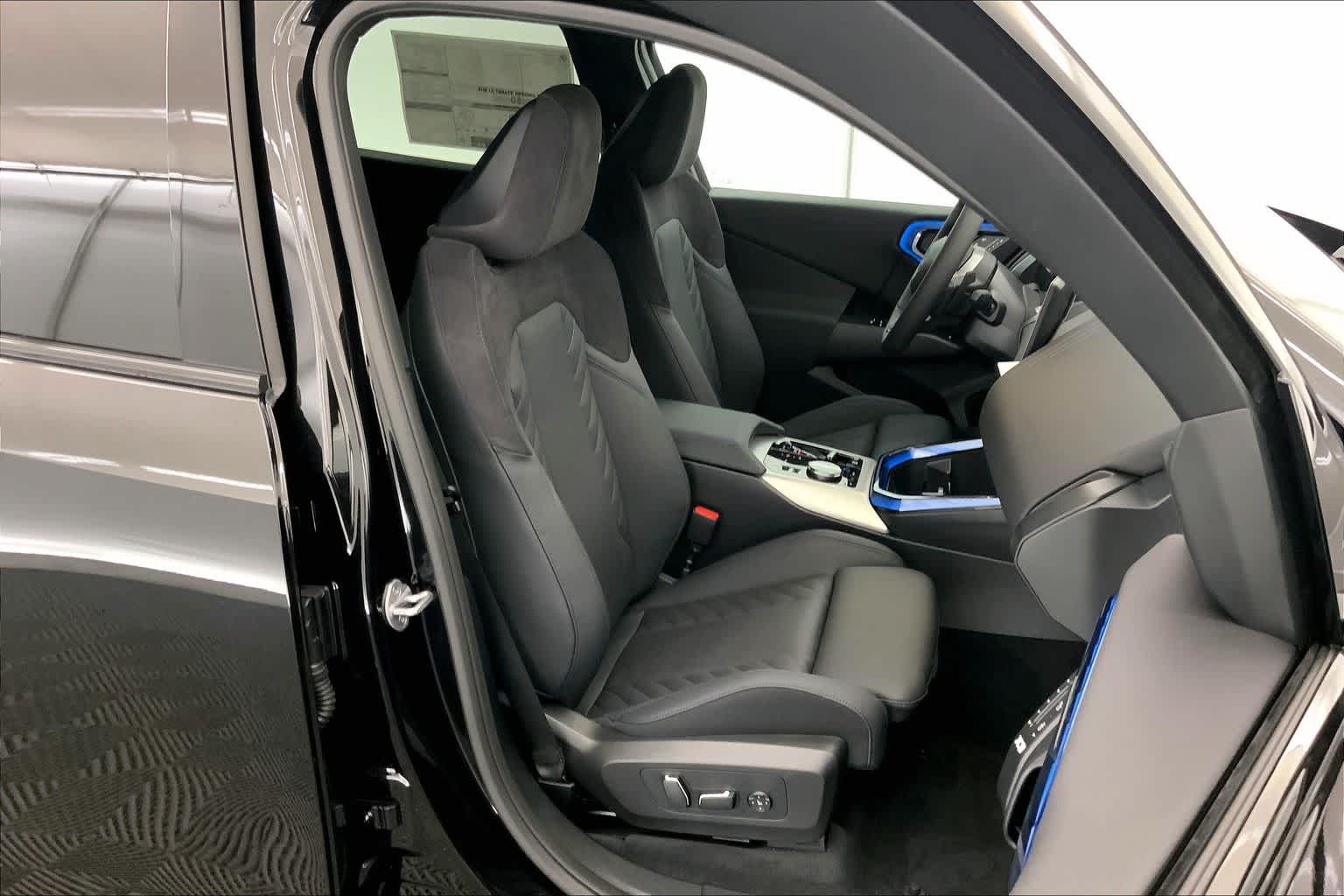 Thumbnail: 2025 BMW X3 - 14