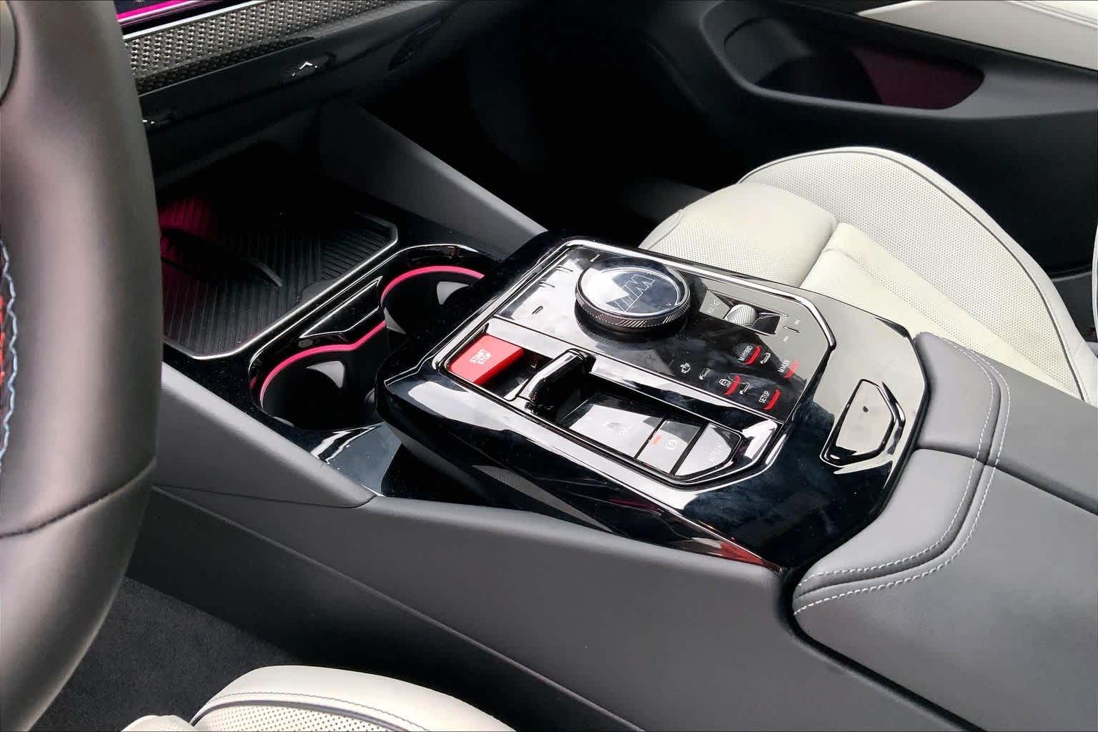 Thumbnail: 2026 BMW M5 - 17