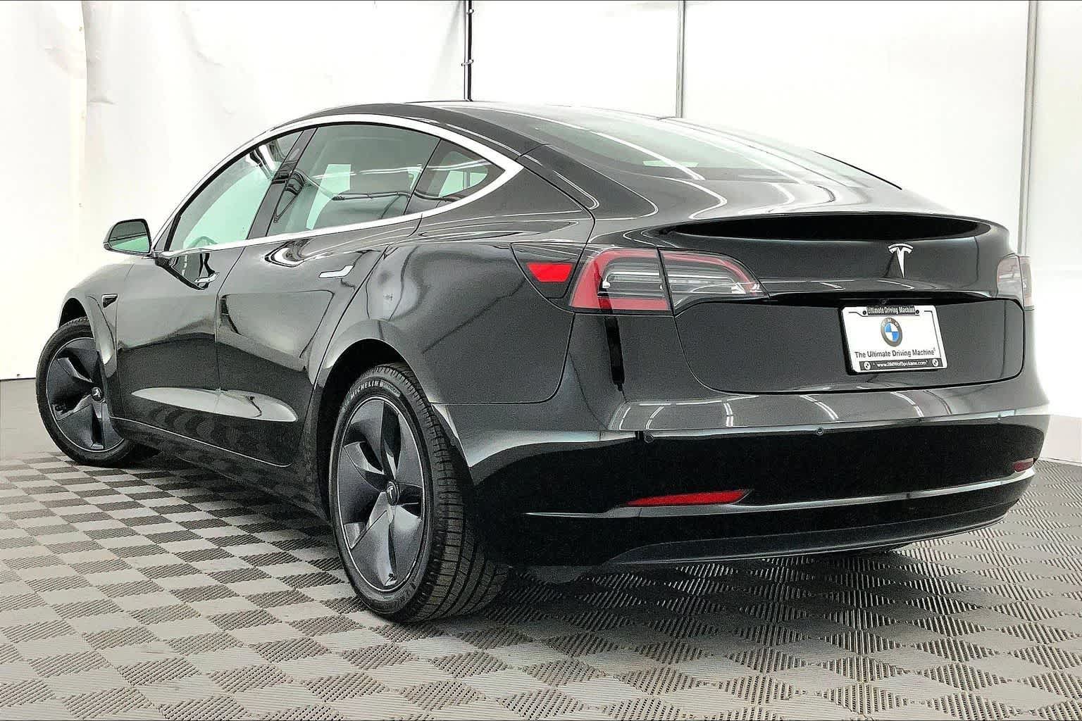 Thumbnail: 2019 Tesla Model 3 - 4