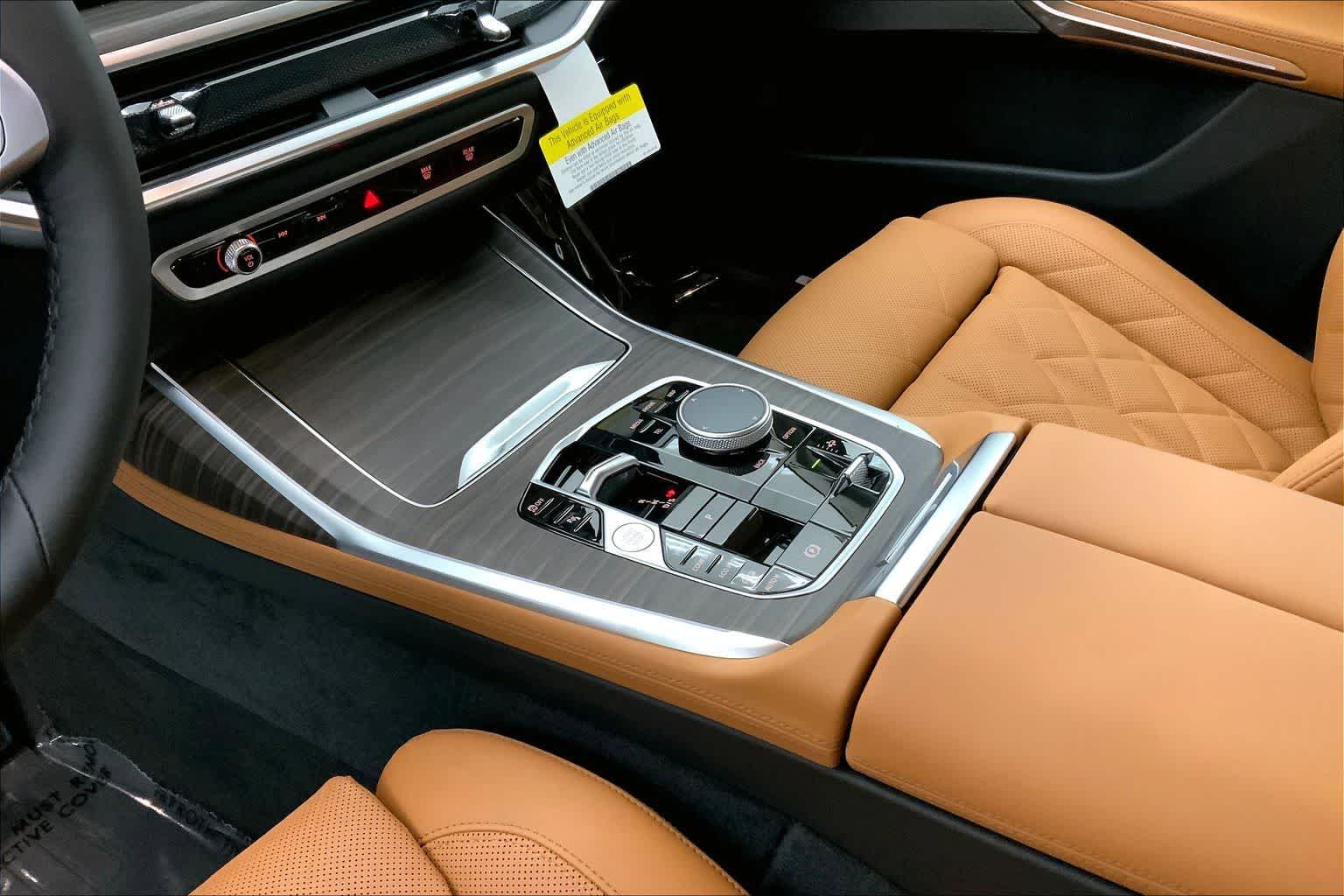 Thumbnail: 2026 BMW X7 - 17