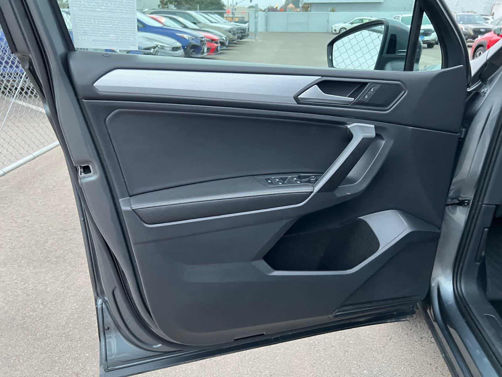 Thumbnail: 2024 Volkswagen Tiguan - 9