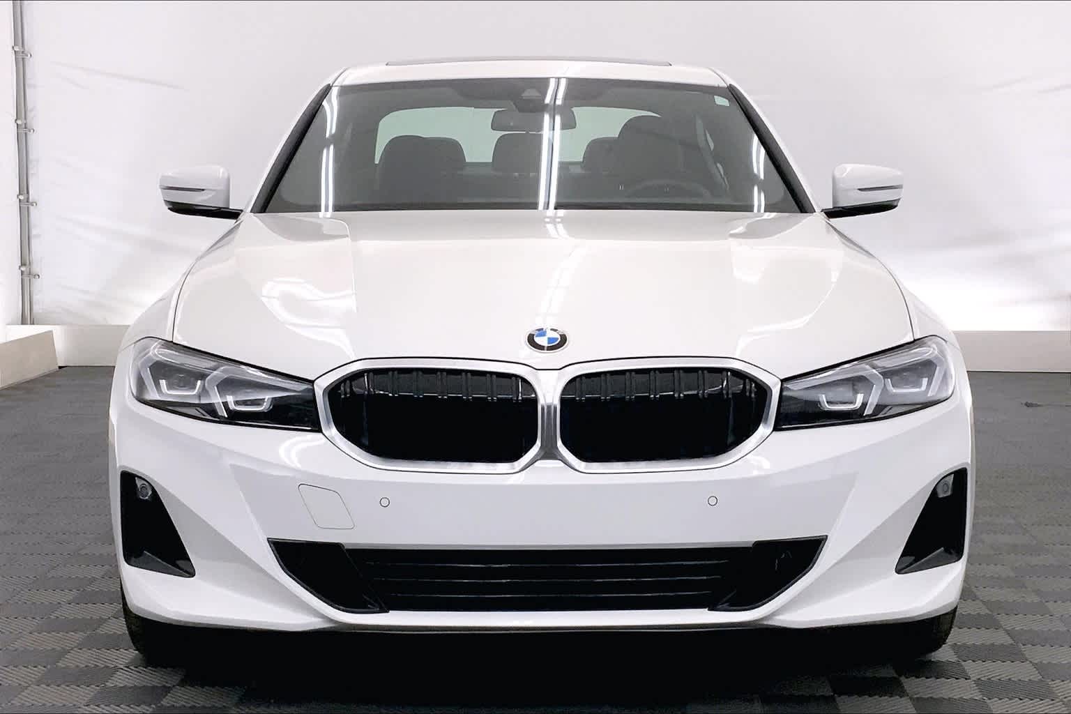 Thumbnail: 2024 BMW 3 Series - 6