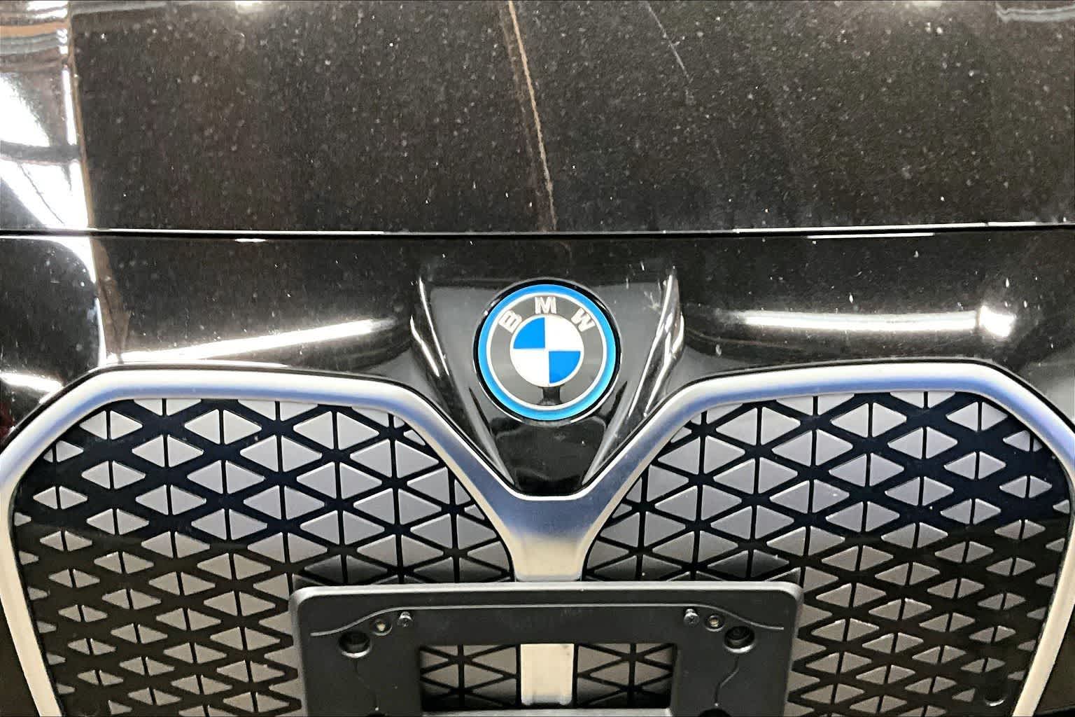 Thumbnail: 2025 BMW i4 - 18