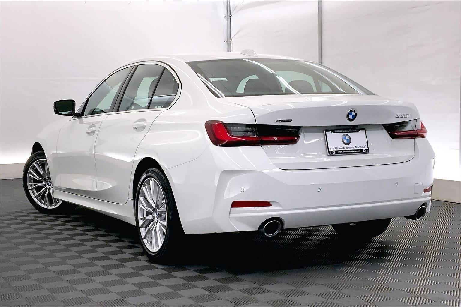Thumbnail: 2024 BMW 3 Series - 4