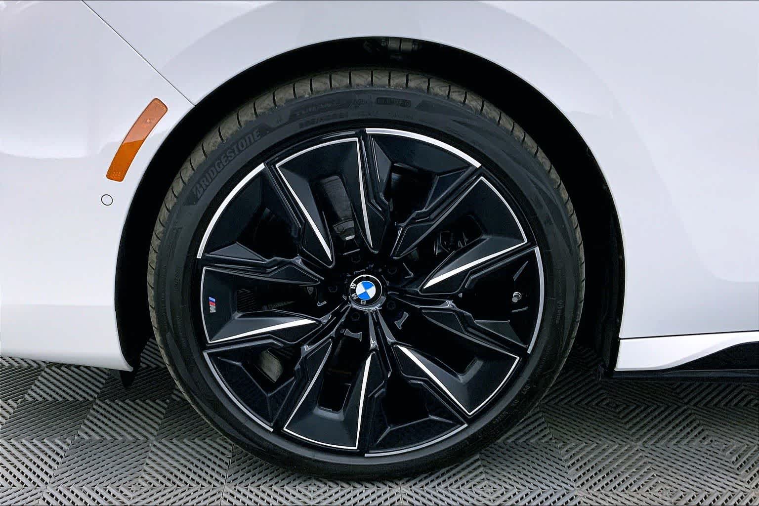 Thumbnail: 2023 BMW i7 - 8