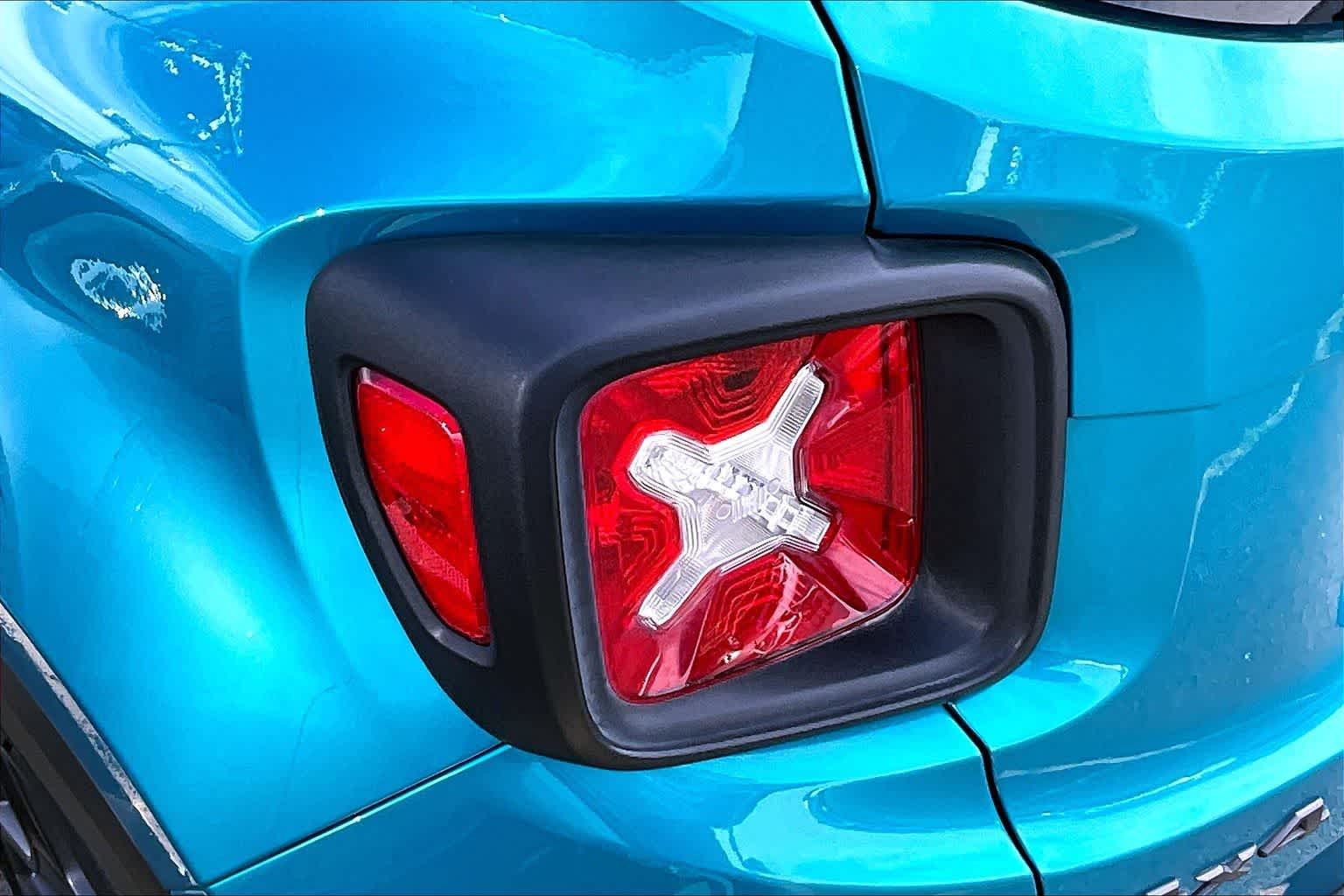 Thumbnail: 2021 Jeep Renegade - 15