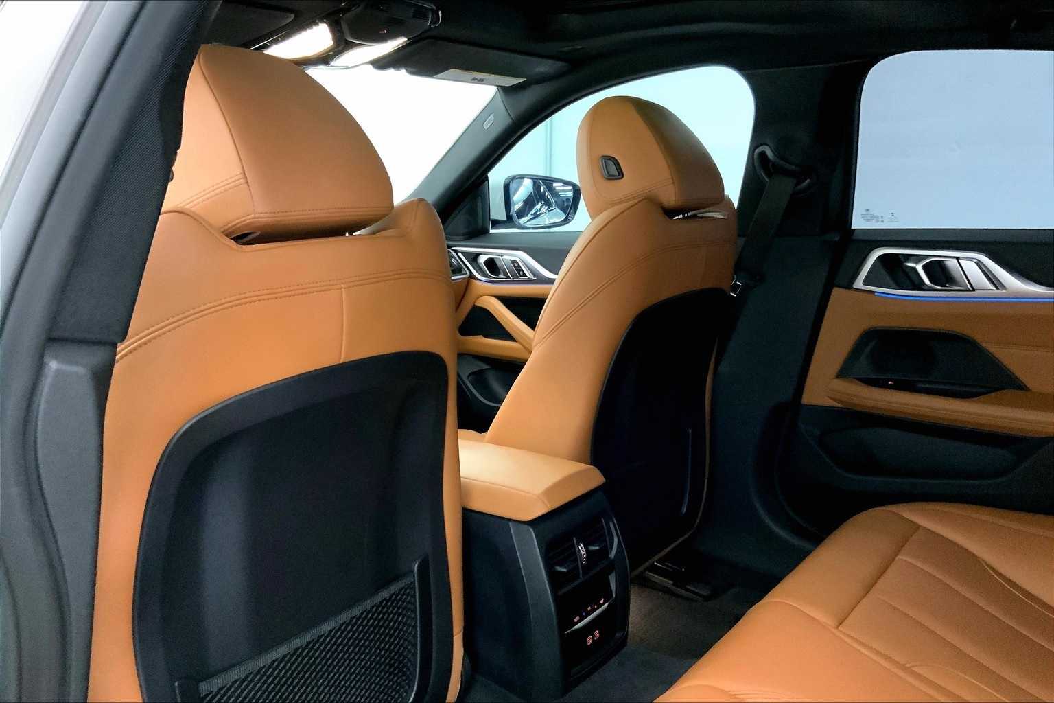 Thumbnail: 2022 BMW i4 - 13