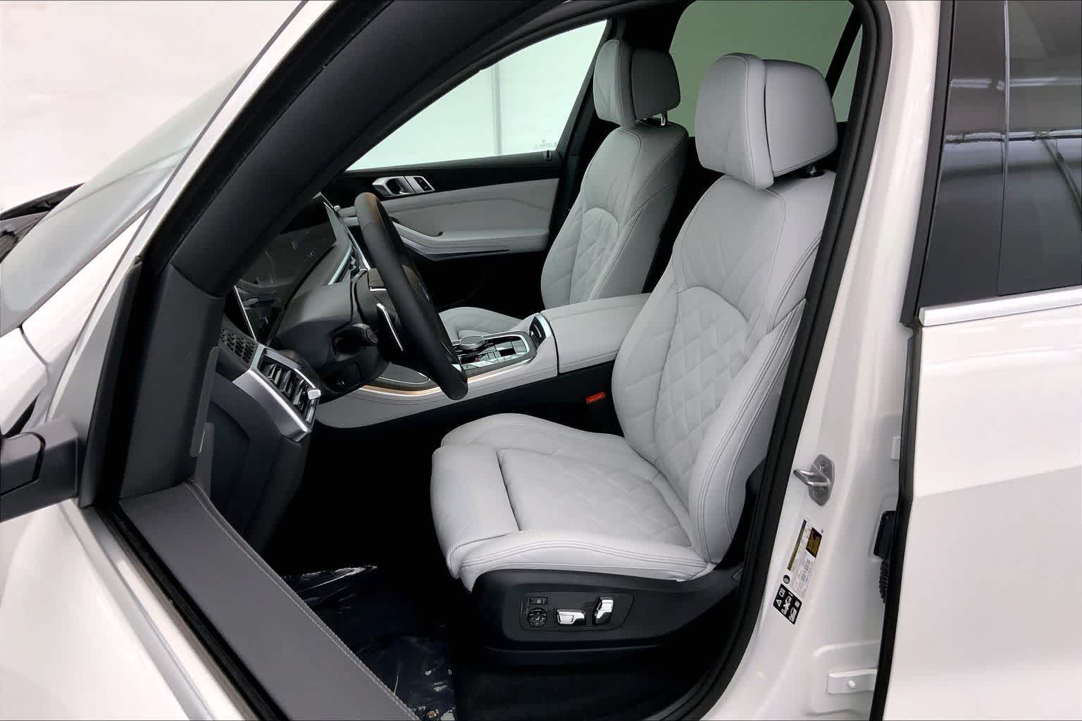 Thumbnail: 2026 BMW X5 - 11