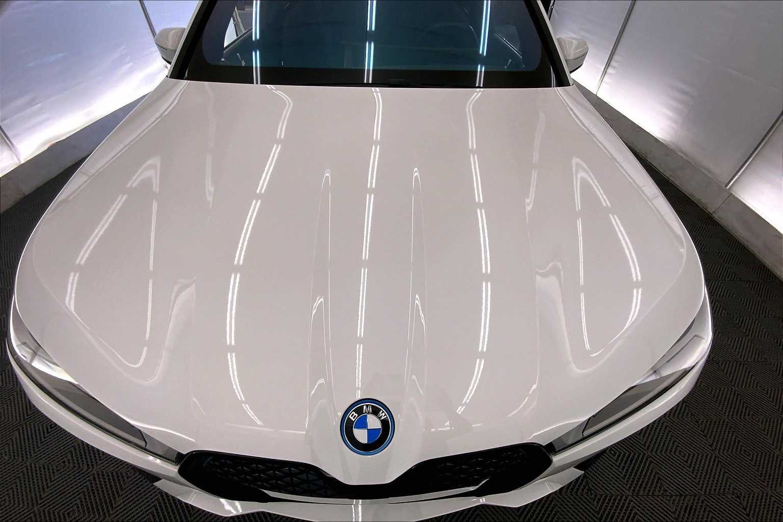 Thumbnail: 2023 BMW iX - 9