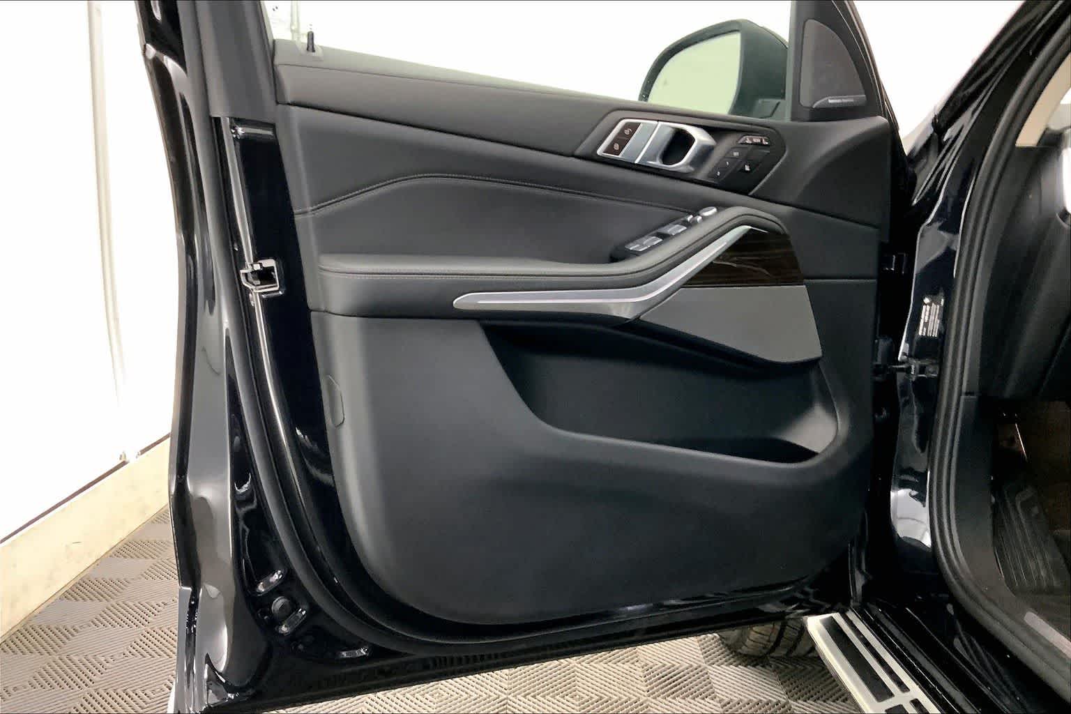 Thumbnail: 2024 BMW X7 - 27