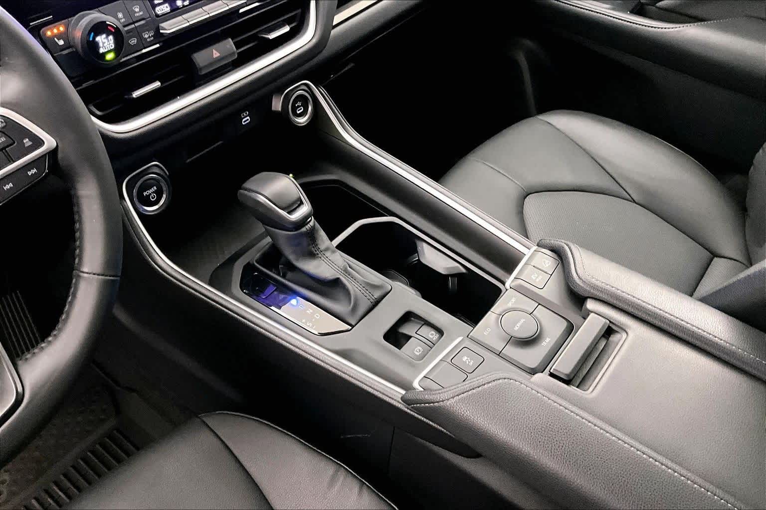 Thumbnail: 2024 Toyota Grand Highlander - 16