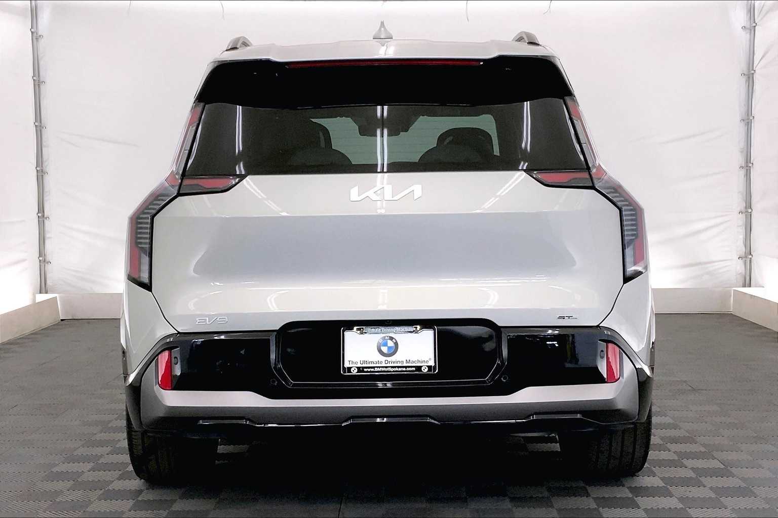 Thumbnail: 2024 Kia EV9 - 5