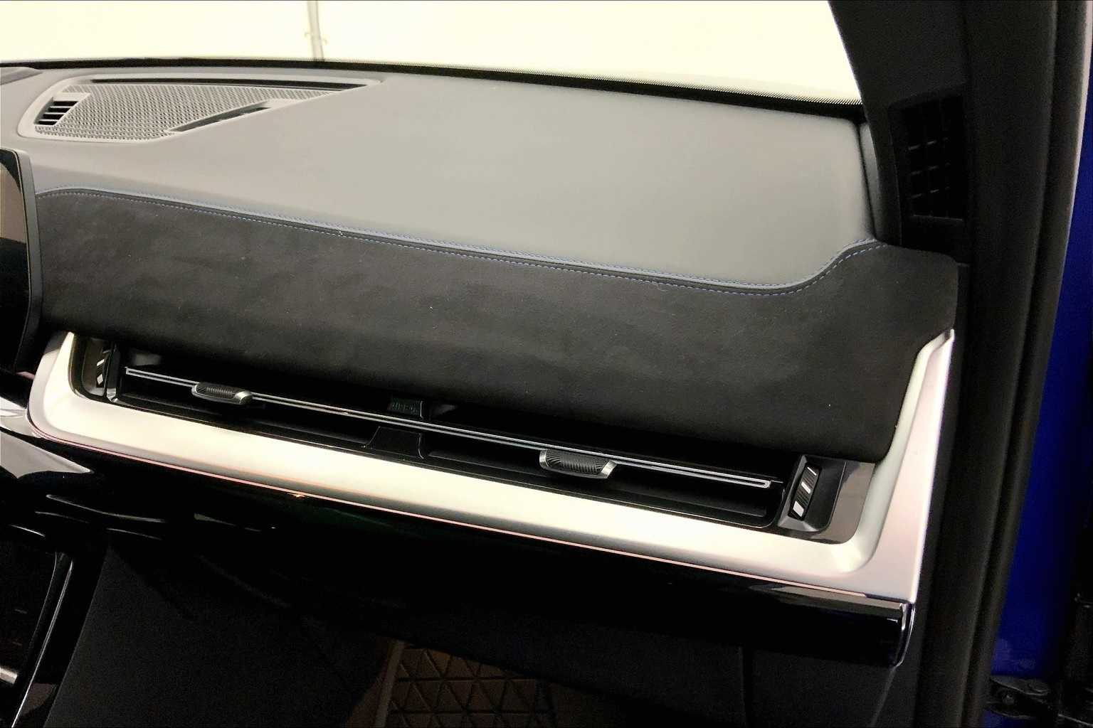 Thumbnail: 2025 BMW X2 - 23