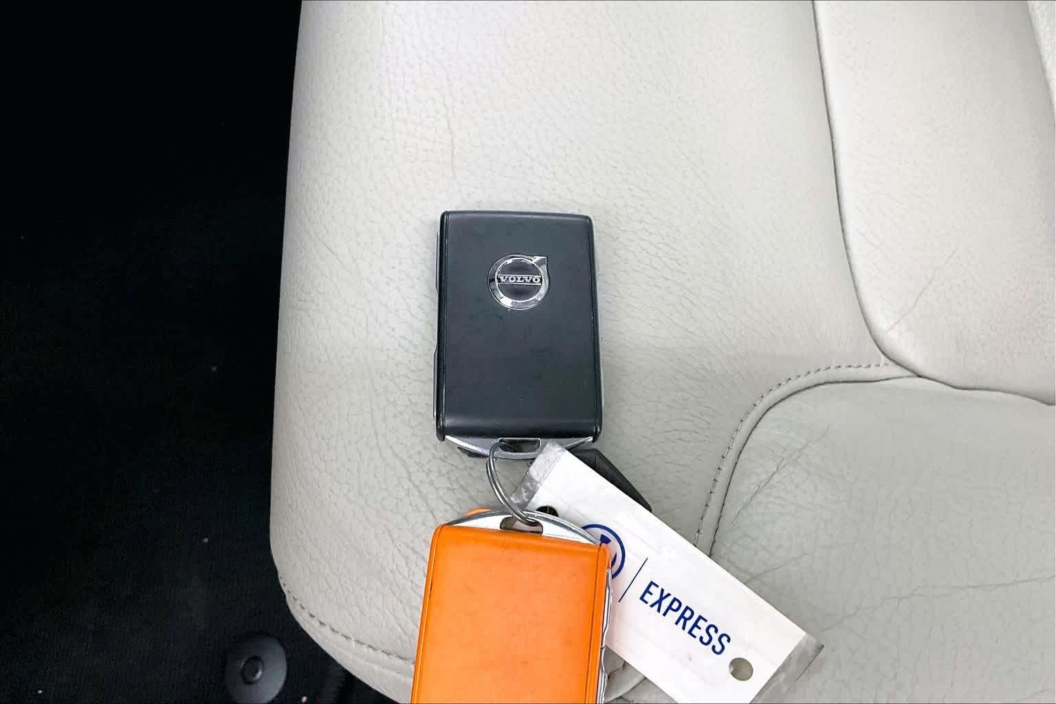 Thumbnail: 2022 Volvo S60 - 19