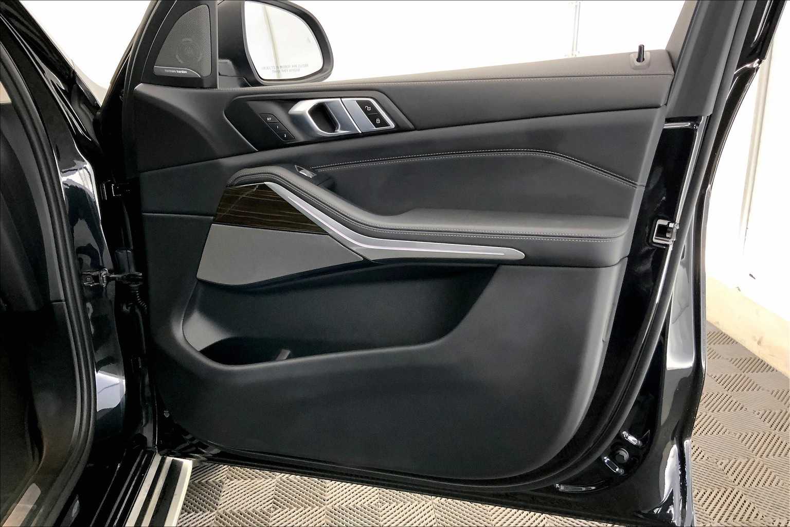 Thumbnail: 2024 BMW X7 - 28