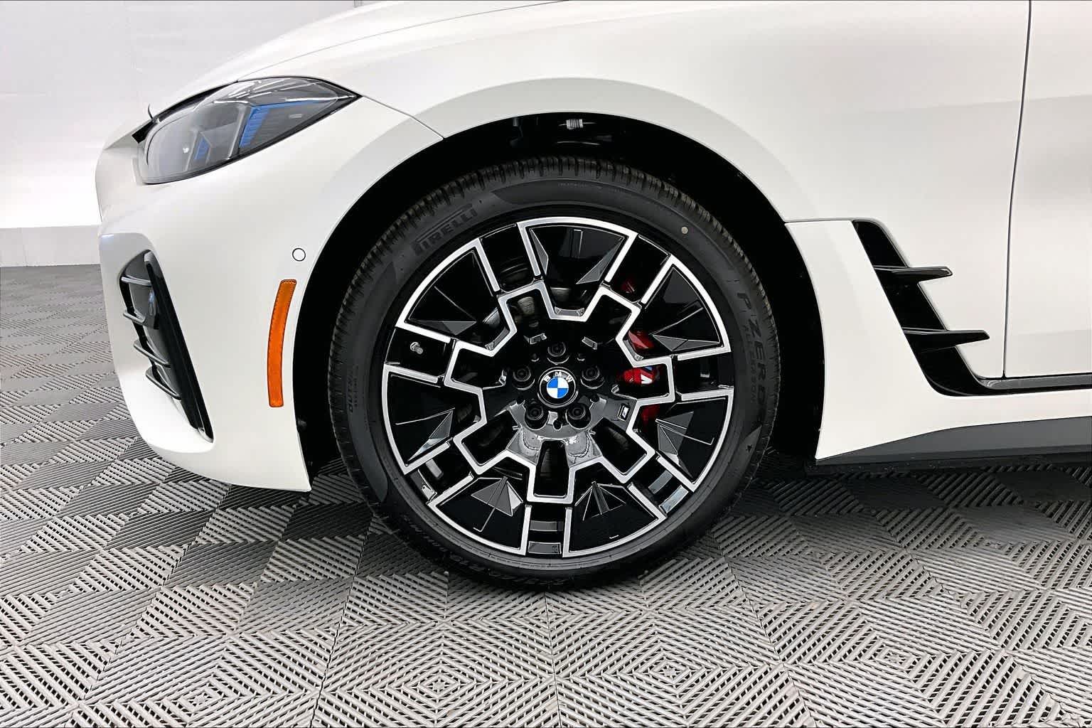 Thumbnail: 2026 BMW i4 - 8