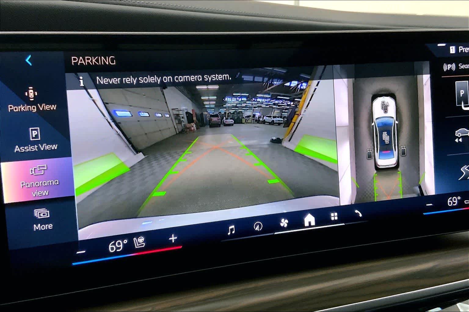 Thumbnail: 2023 BMW i7 - 26