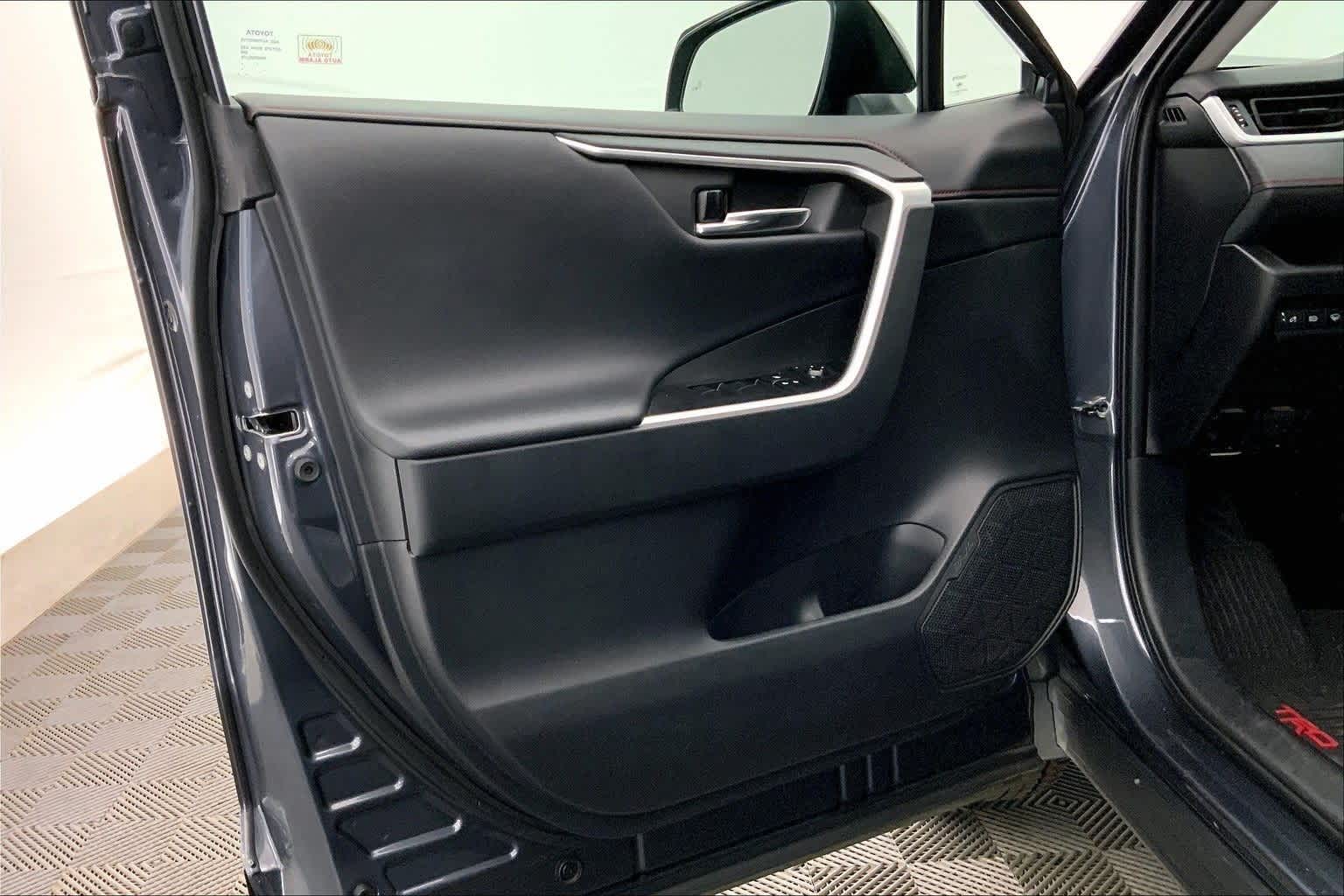 Thumbnail: 2021 Toyota RAV4 - 27