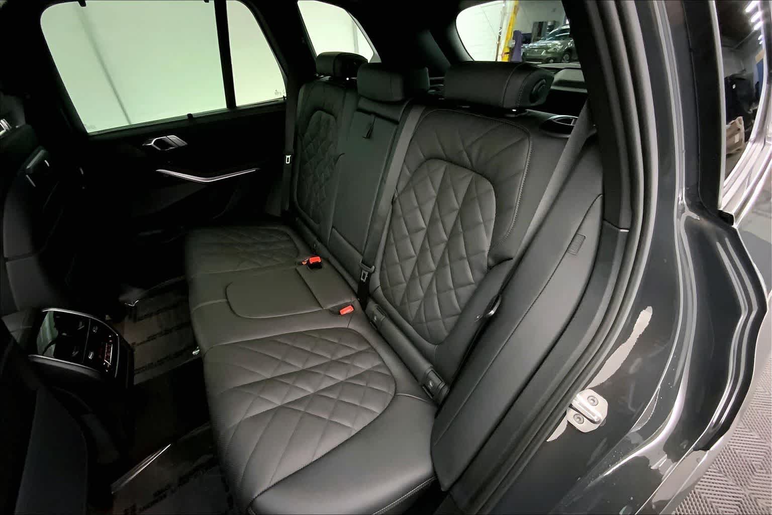 Thumbnail: 2026 BMW X5 - 13