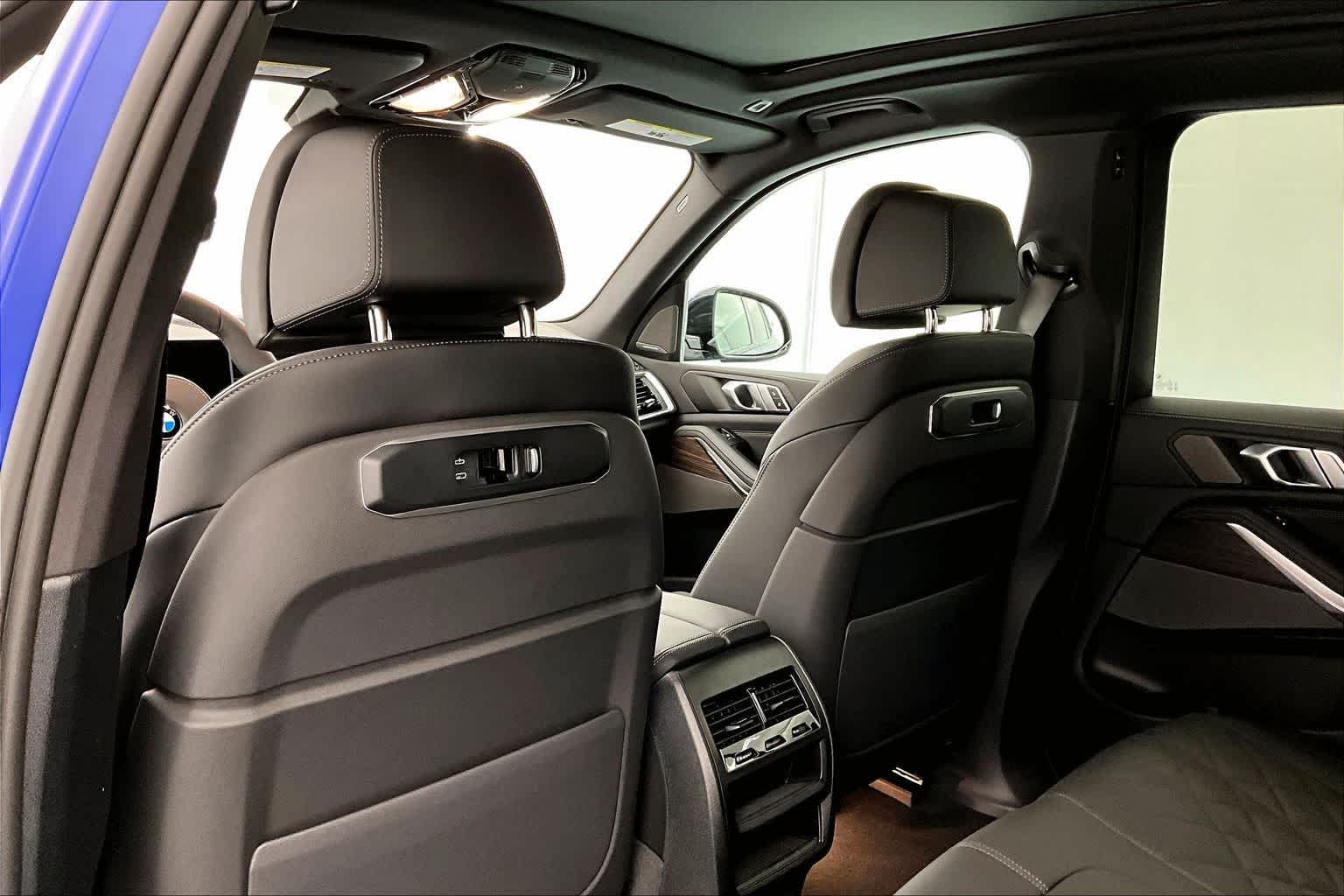 Thumbnail: 2026 BMW X5 - 11
