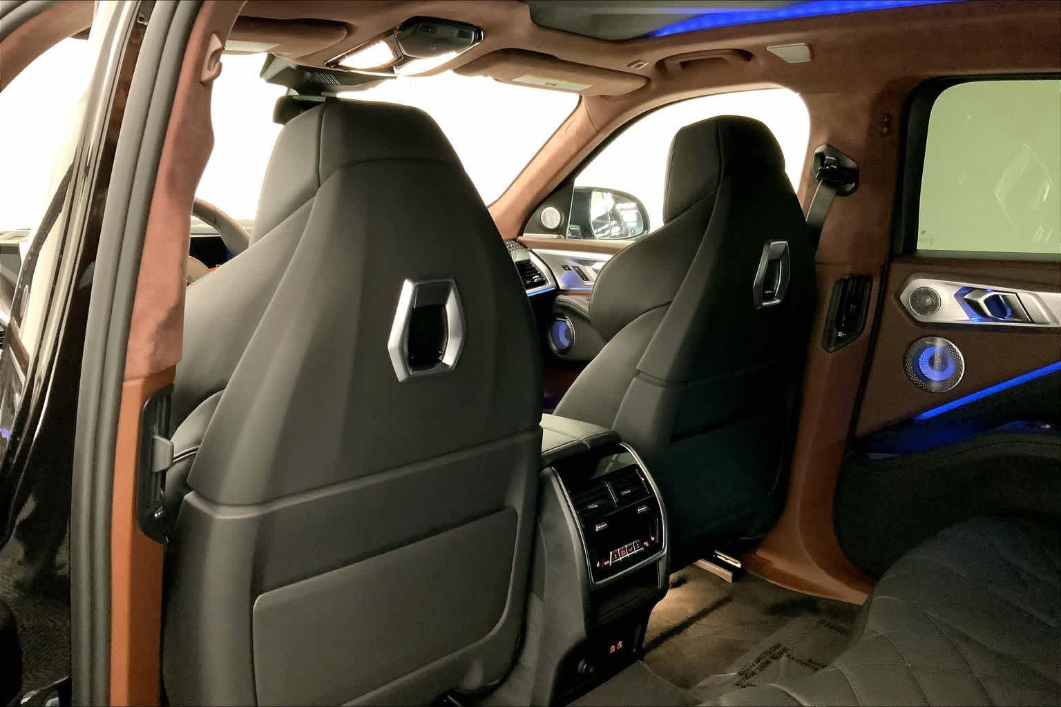 Thumbnail: 2026 BMW XM - 12