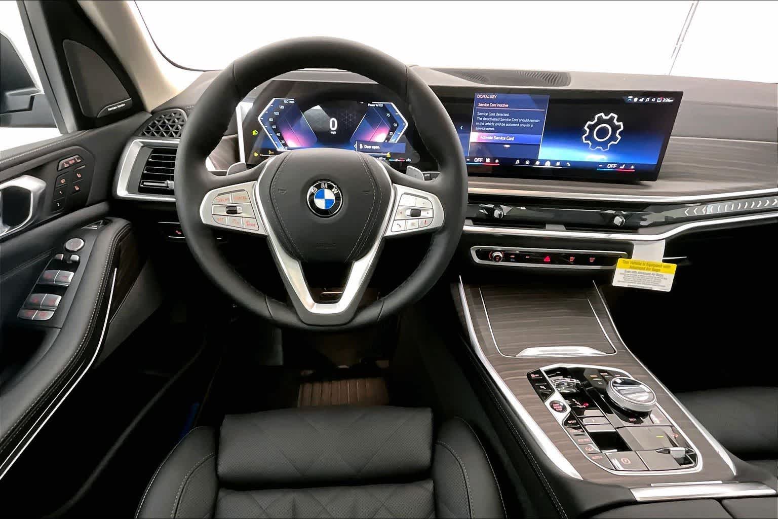 Thumbnail: 2026 BMW X7 - 15