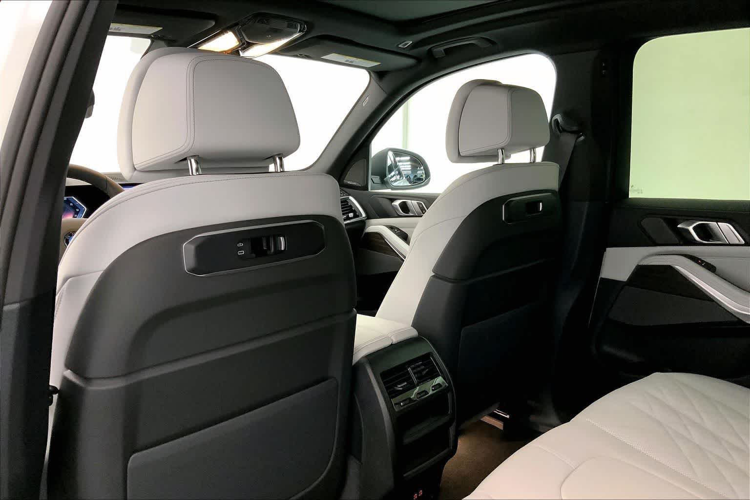 Thumbnail: 2026 BMW X5 - 12