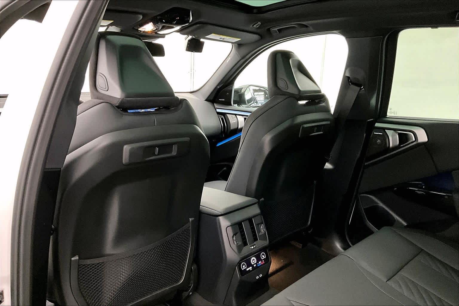 Thumbnail: 2026 BMW X3 - 12