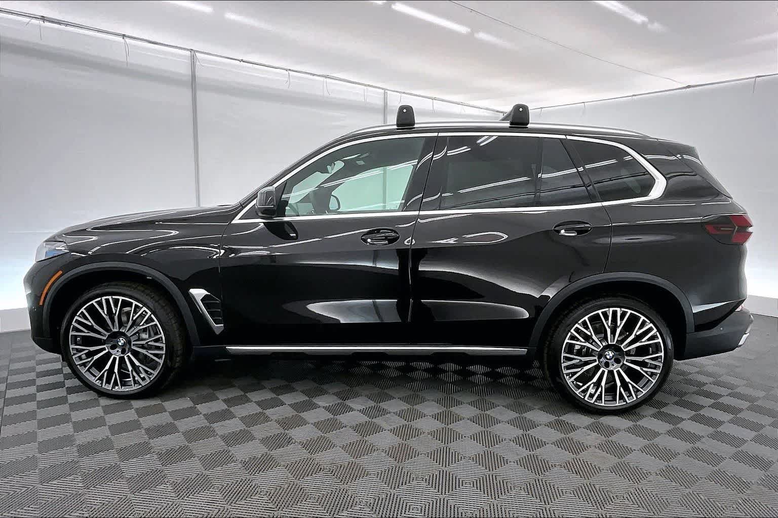 Thumbnail: 2026 BMW X5 - 3