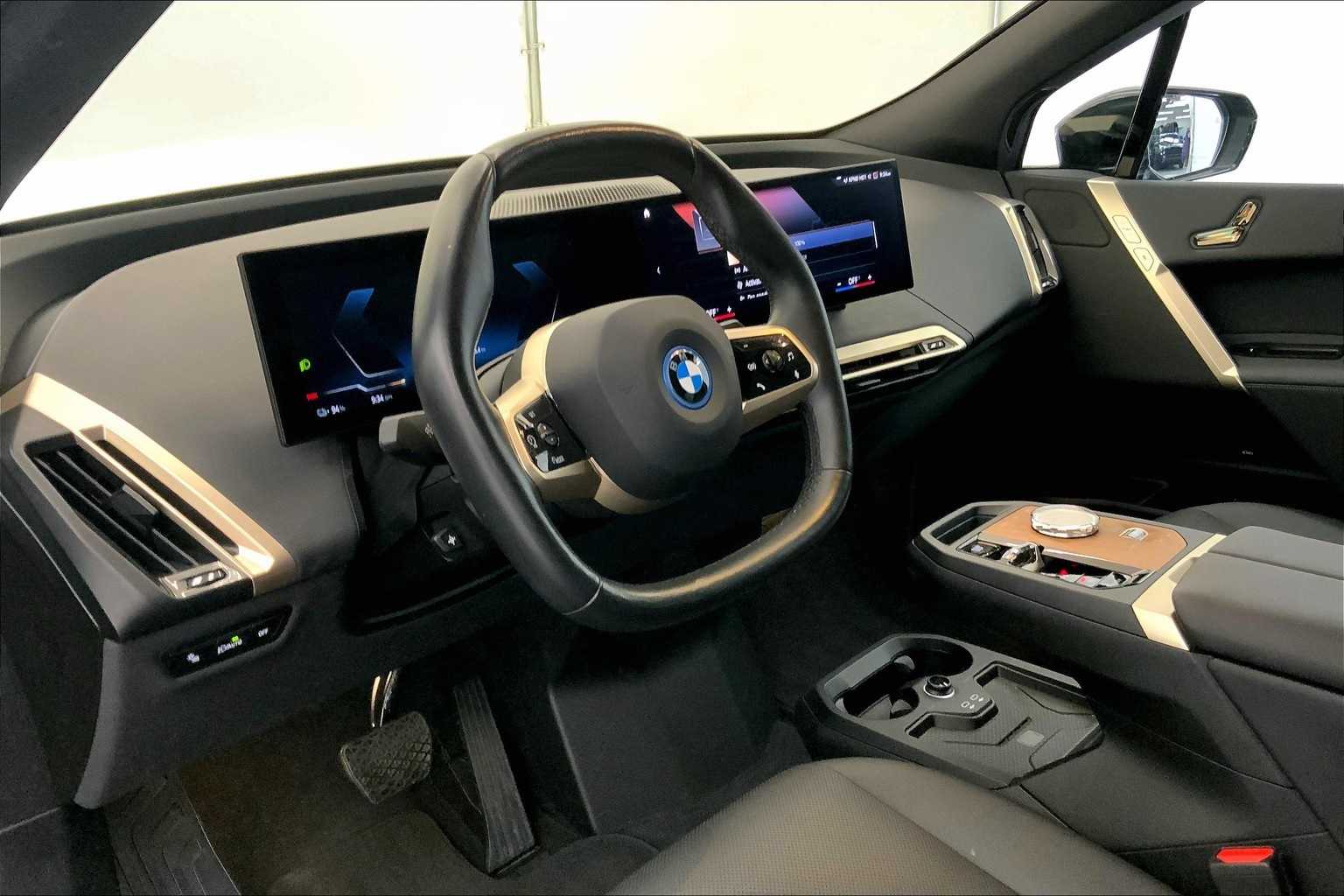 Thumbnail: 2022 BMW iX - 2