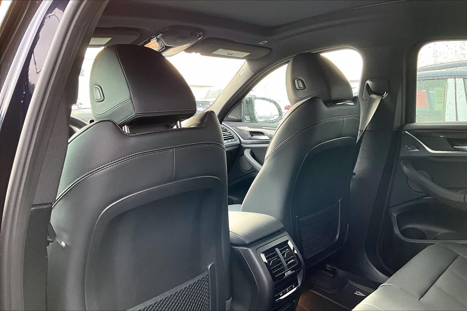 Thumbnail: 2025 BMW X4 - 12